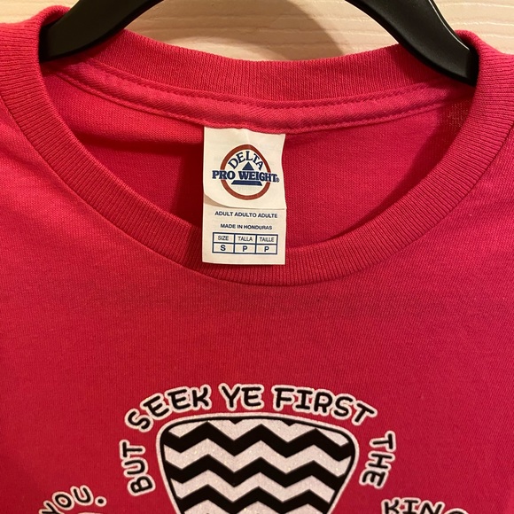 NWOT Pink Zebra Print Cross Matthew 6:33 Bible Verse Jesus Tee - Picture 4 of 5